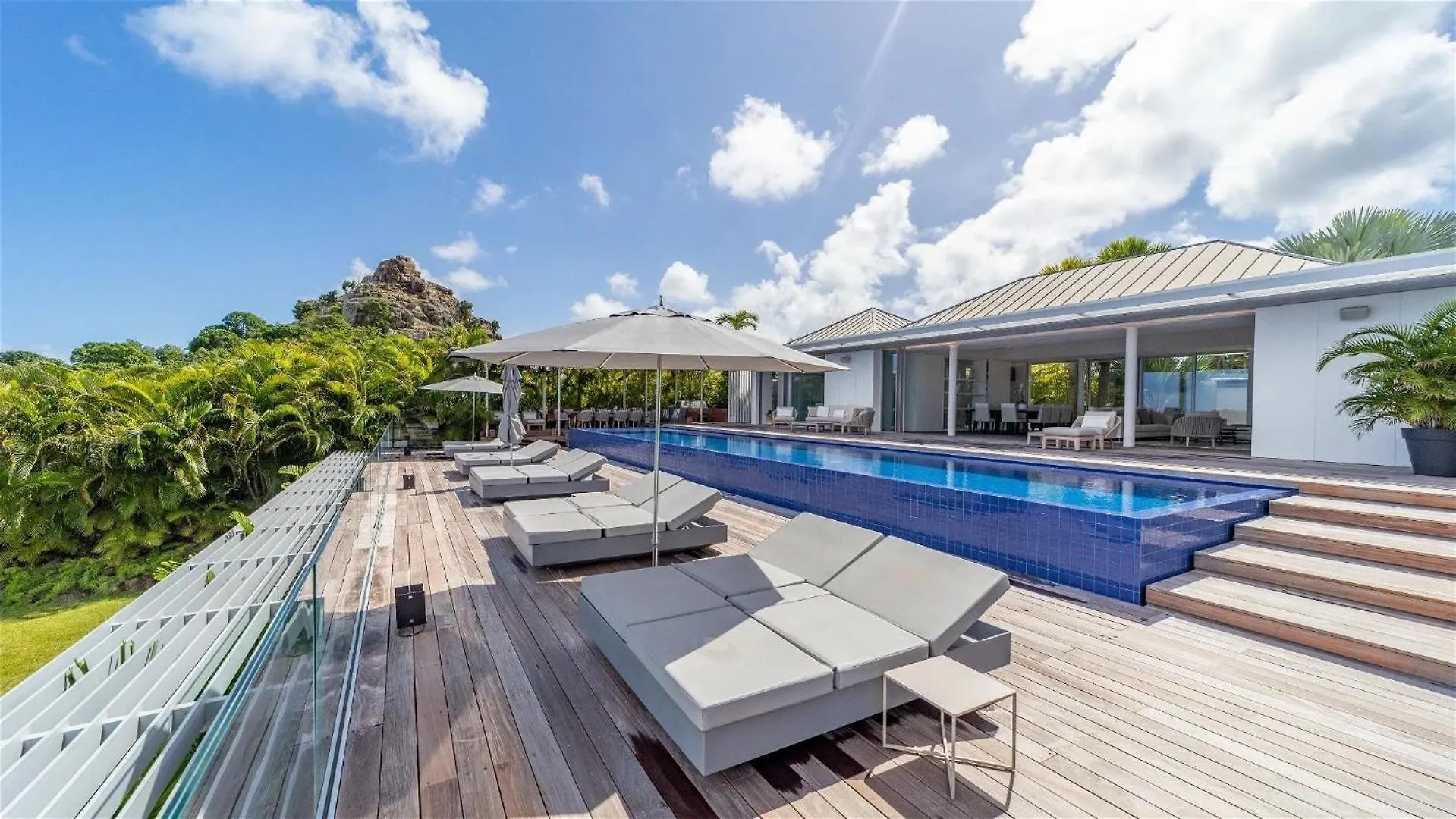 Luxurious Oceanfront Villa In Anse Des Cayes St. Barthelemy