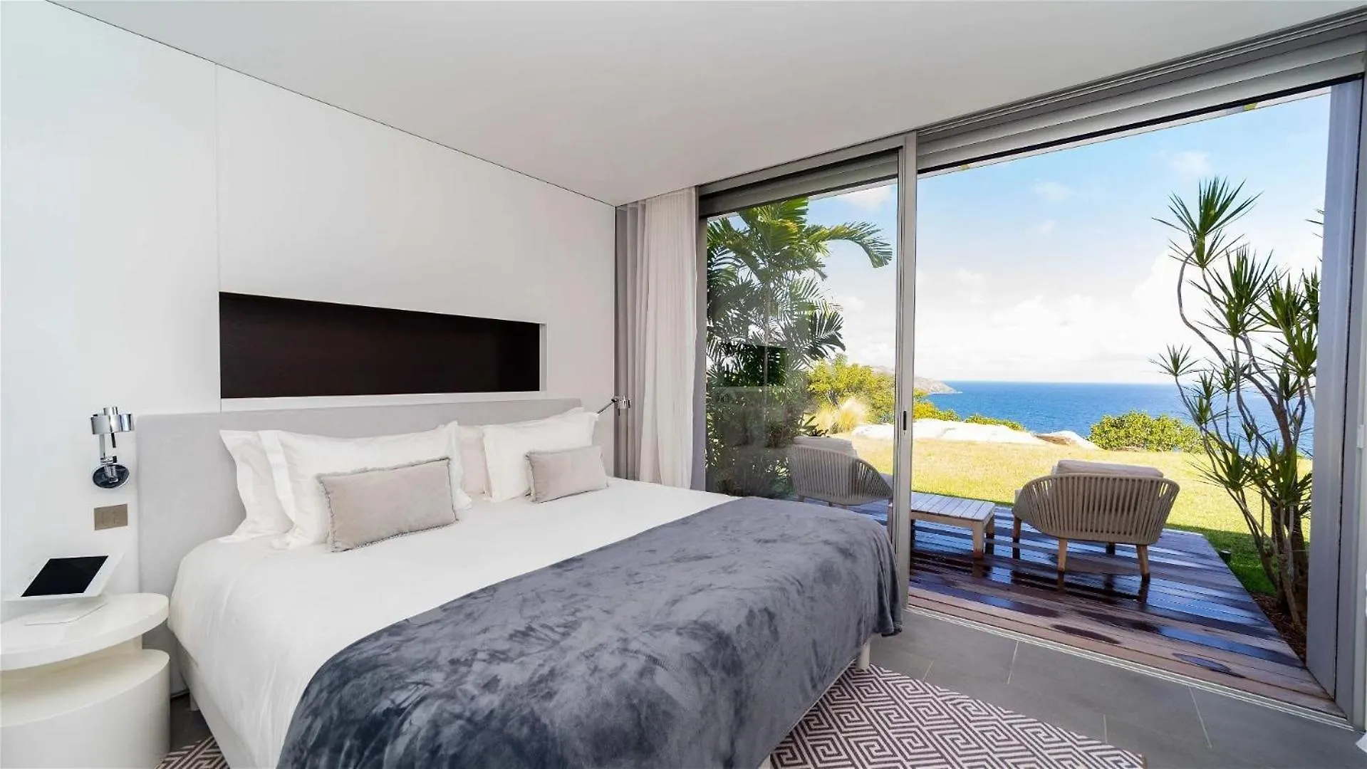 Luxurious Oceanfront Villa In Anse Des Cayes St. Barthelemy