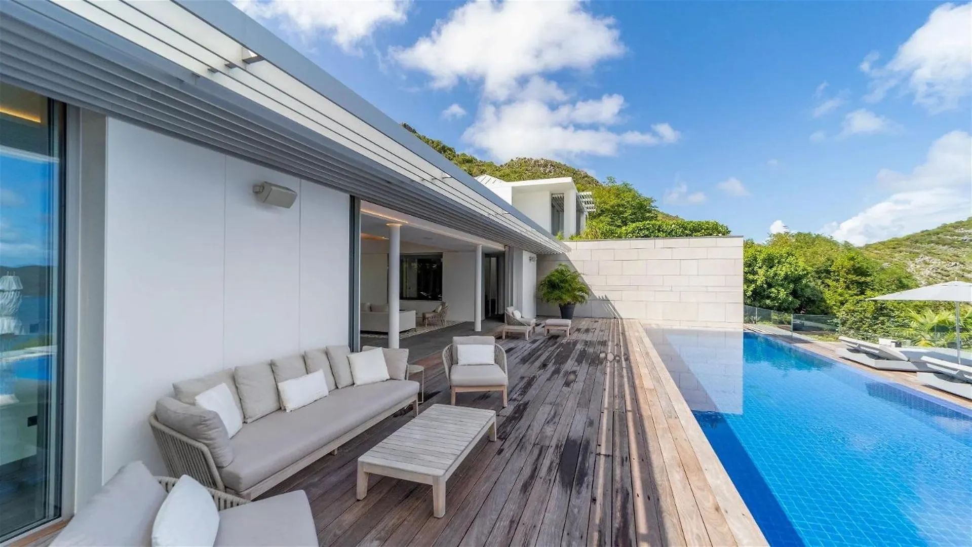 Luxurious Oceanfront Villa In Anse Des Cayes St. Barthelemy