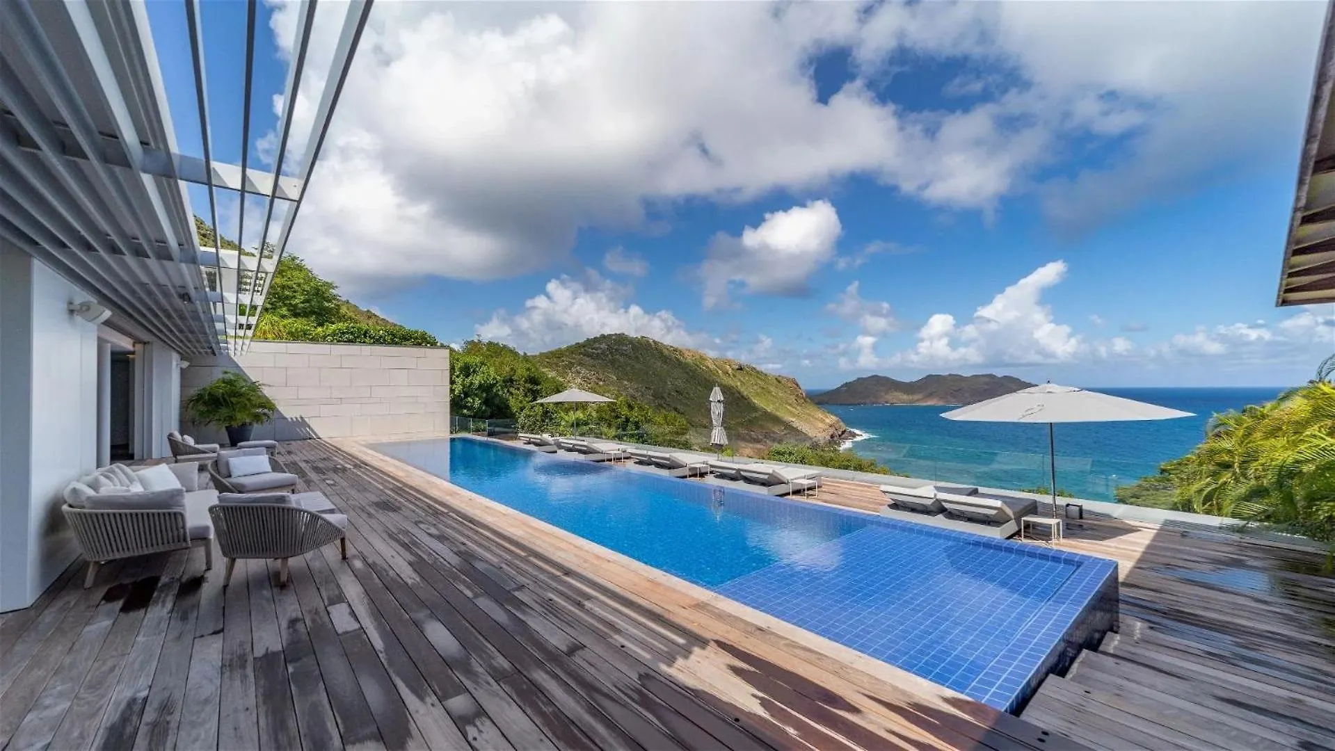 Luxurious Oceanfront Villa In Anse Des Cayes St. Barthelemy