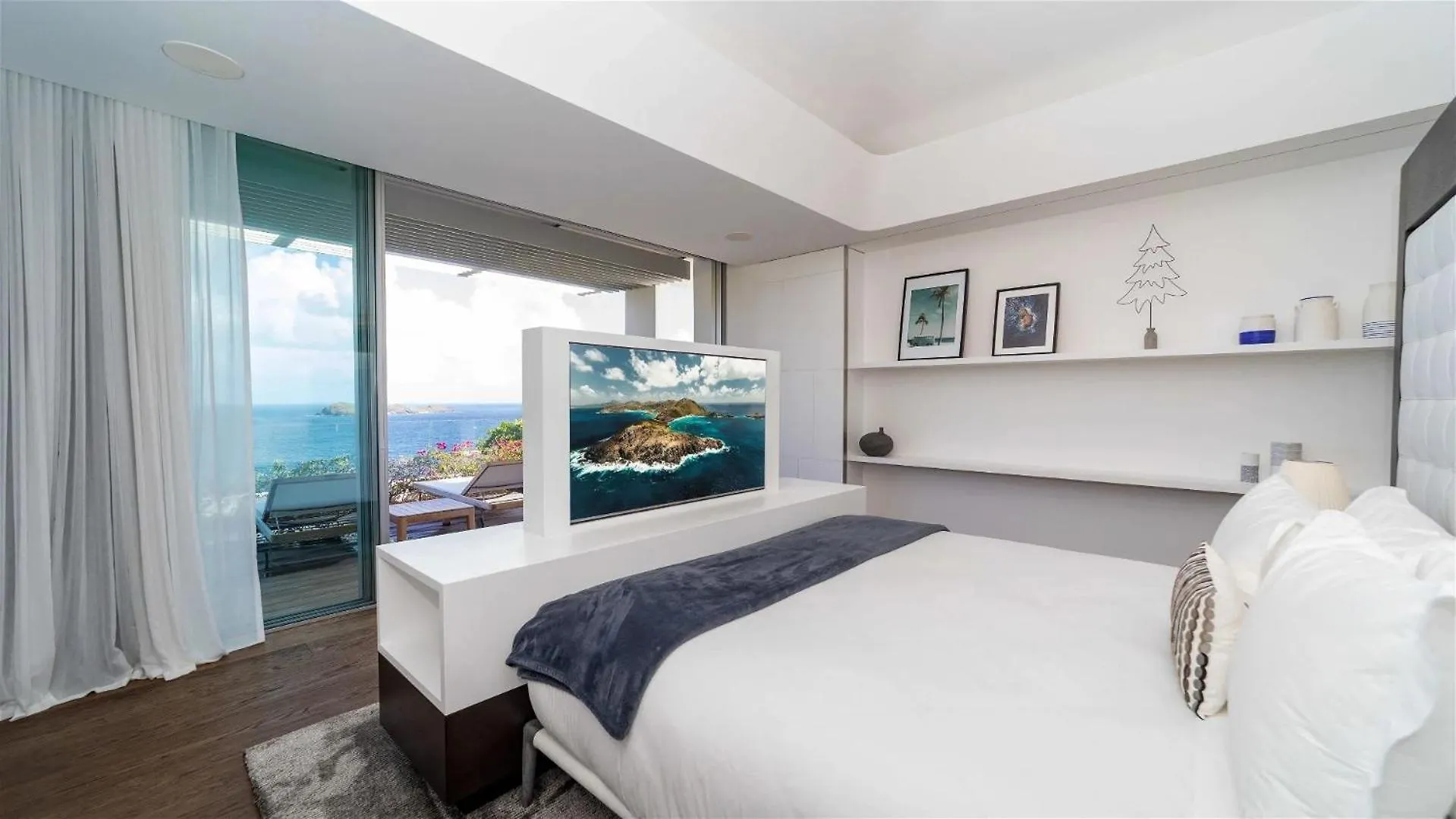 Luxurious Oceanfront Villa In Anse Des Cayes St. Barthelemy サン・バルテルミー島