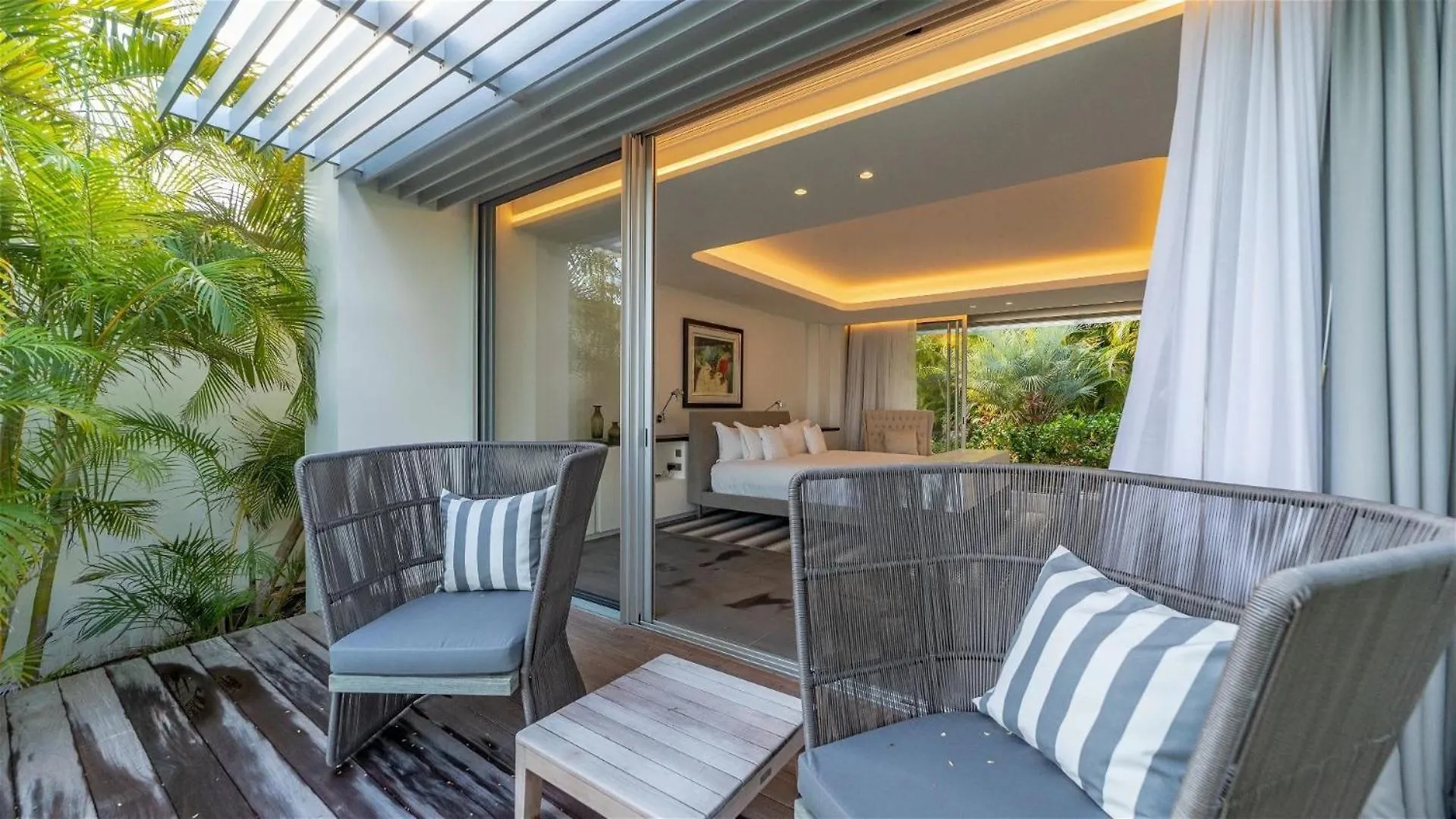 Luxurious Oceanfront Villa In Anse Des Cayes St. Barthelemy
